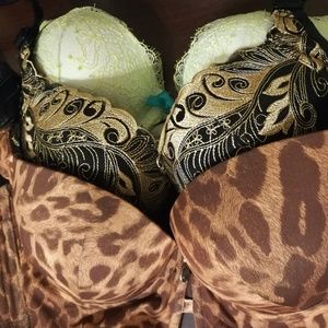 victoria's secret lace bombshell bra 32a two free